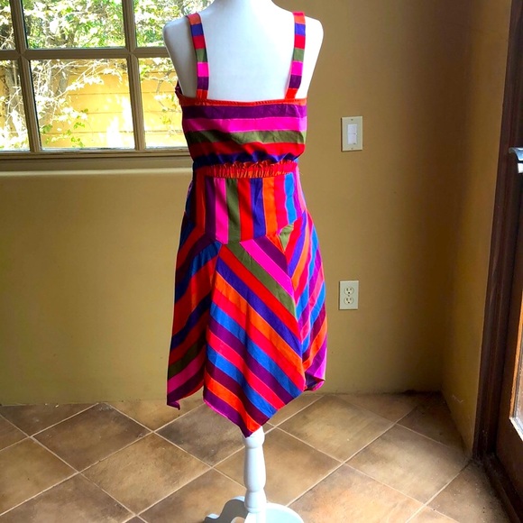 Striped summer dress with asymmetrical hemline - Picture 3 of 6